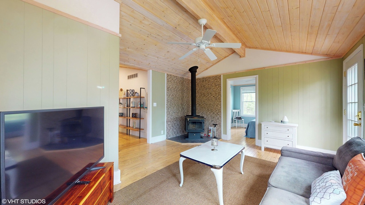 Photo of Livingroom in Lakeside