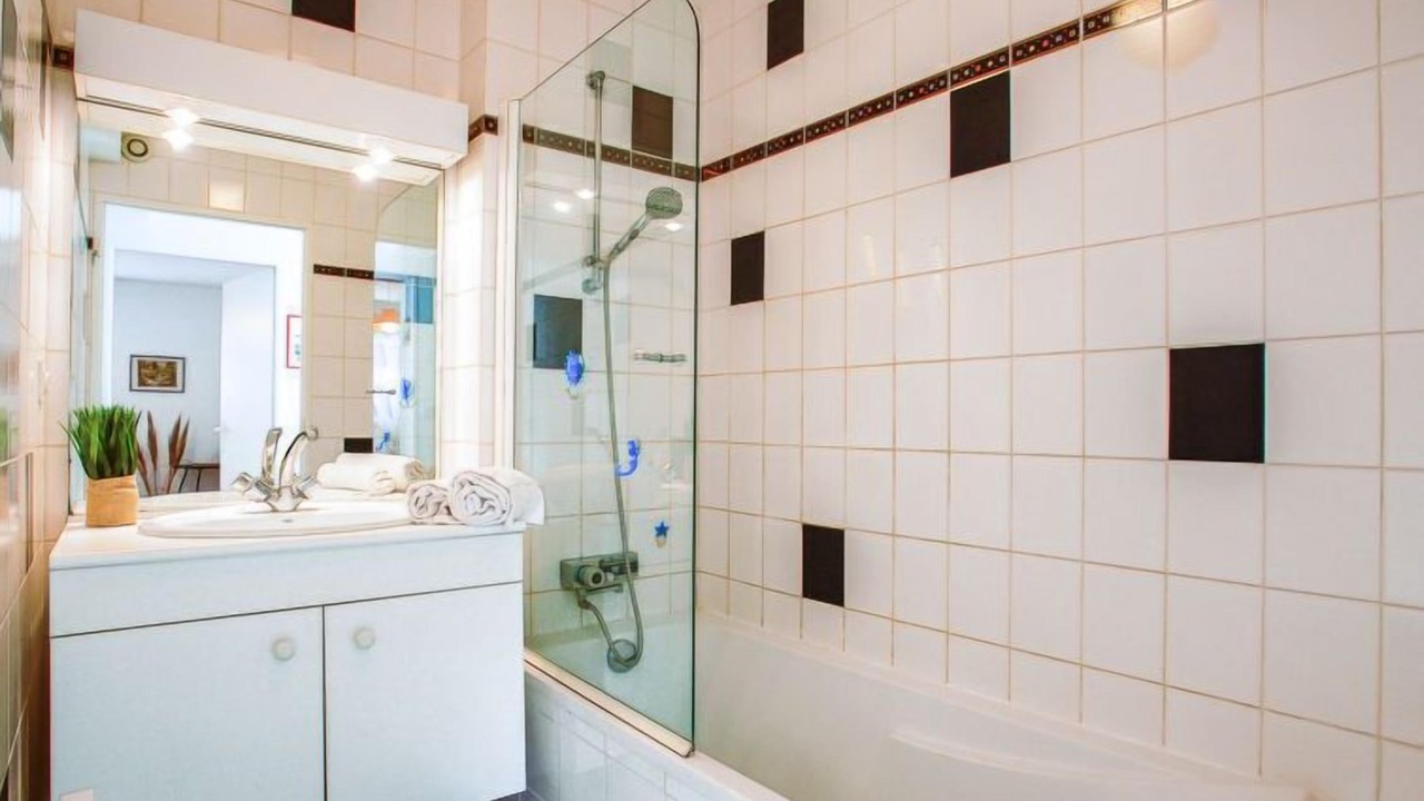 Photo of Bathroom in Carnac