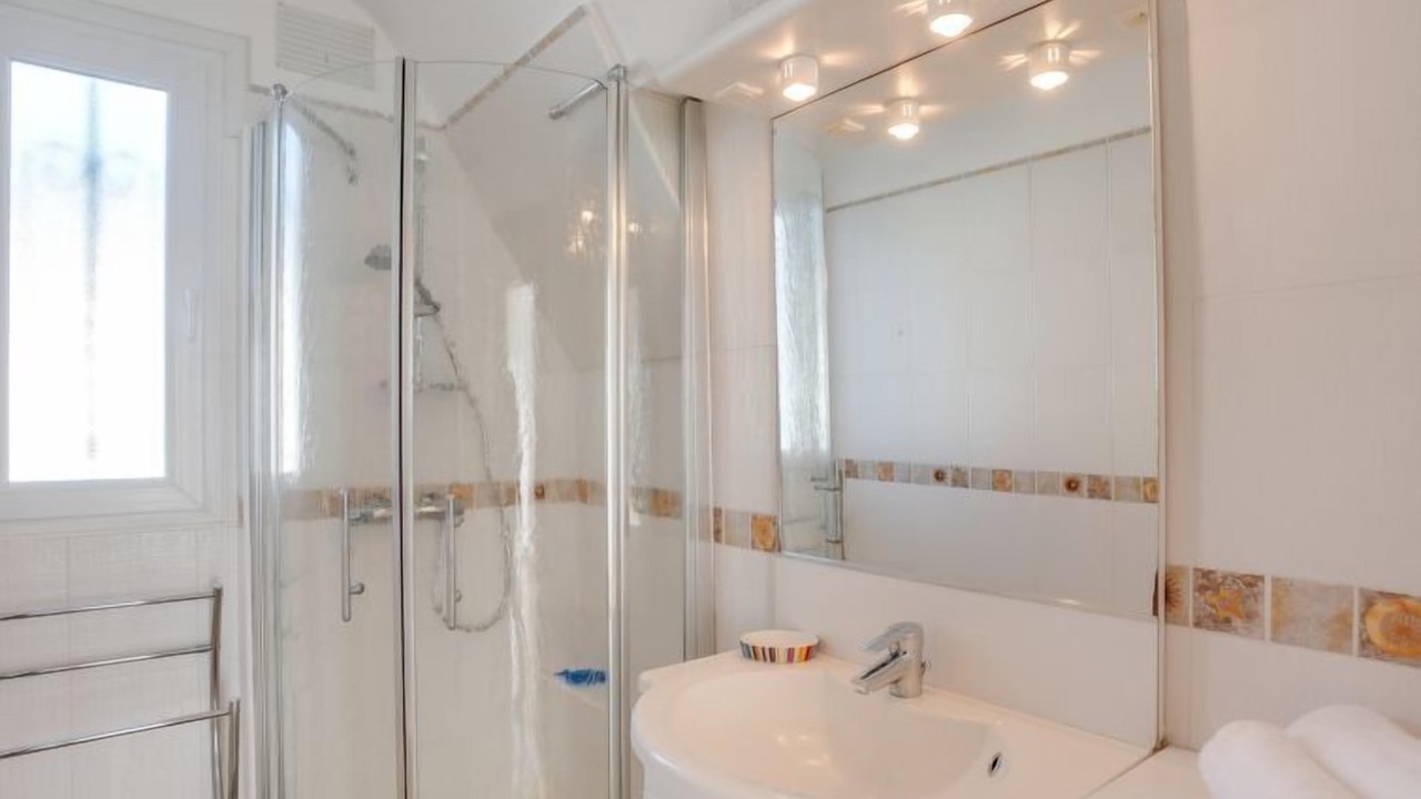Photo of Bathroom in Quiberon
