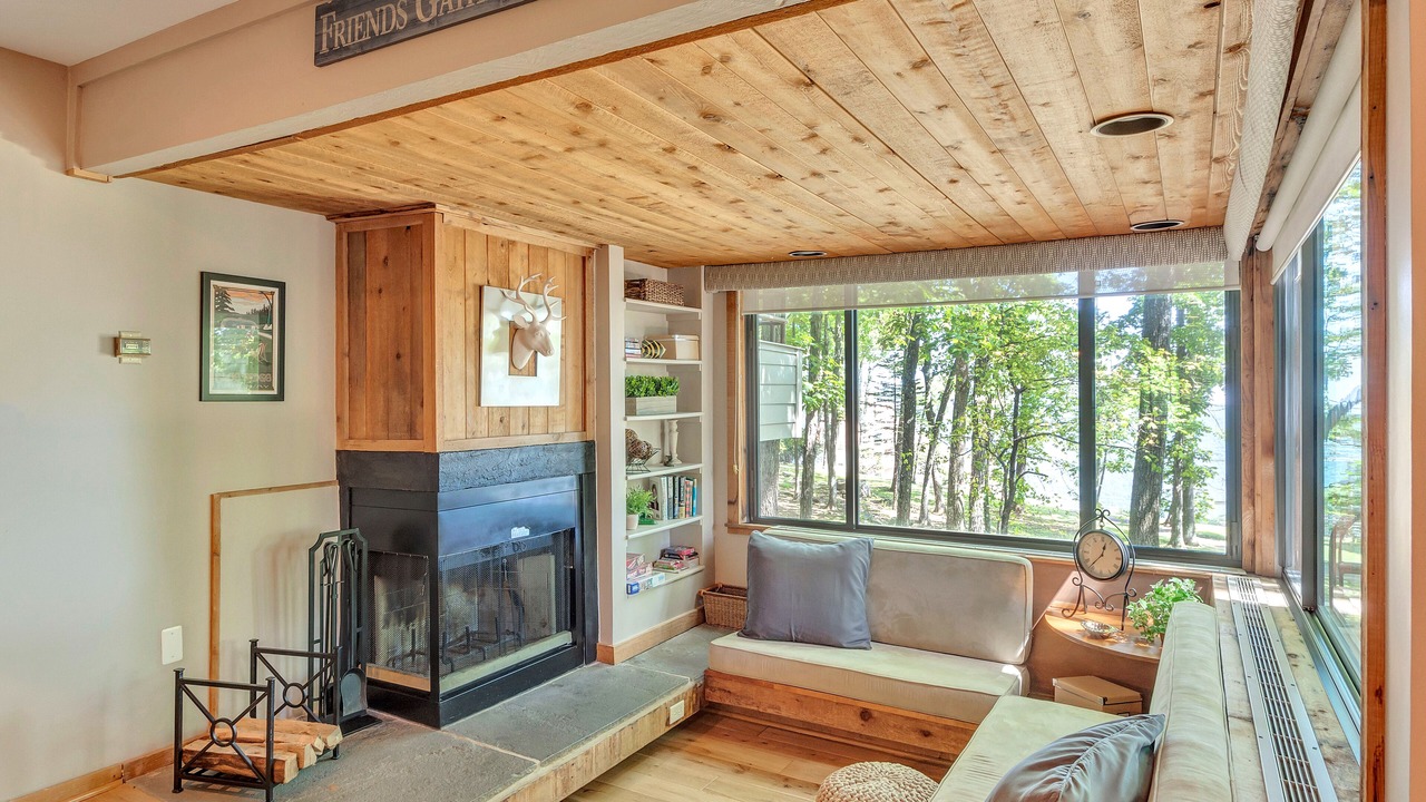 Photo of Livingroom in Nellysford