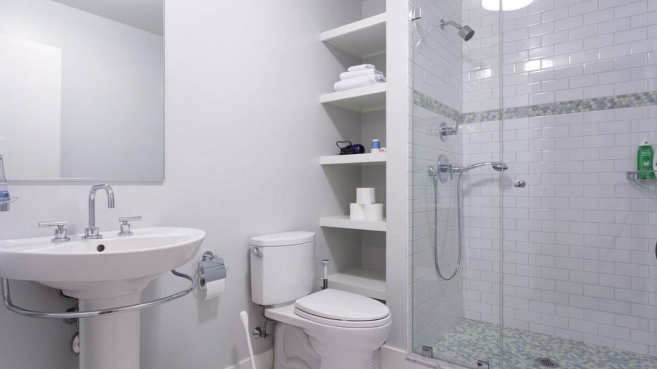 Photo of Bathroom in Egleston Square