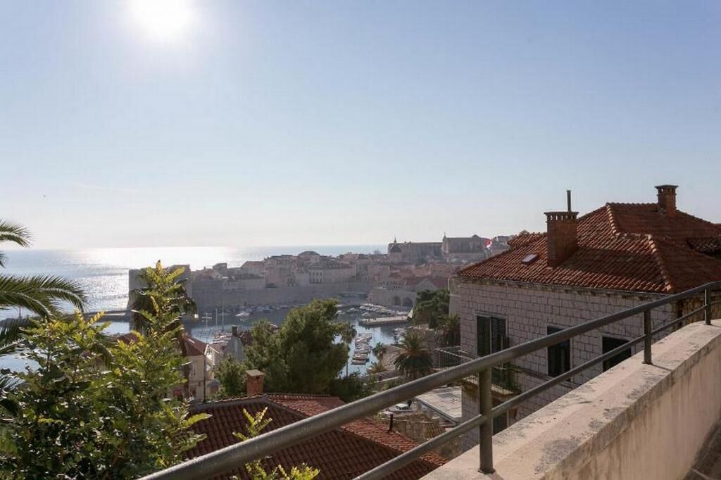 Photo of Others in Ploce