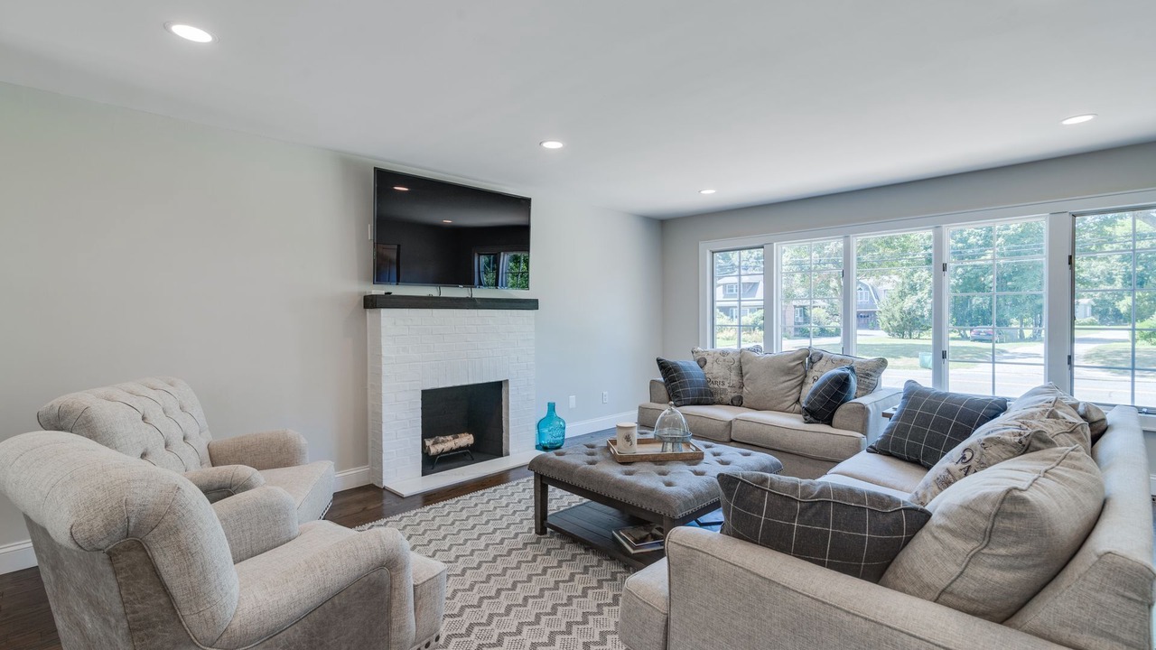 Photo of Livingroom in Jamesport
