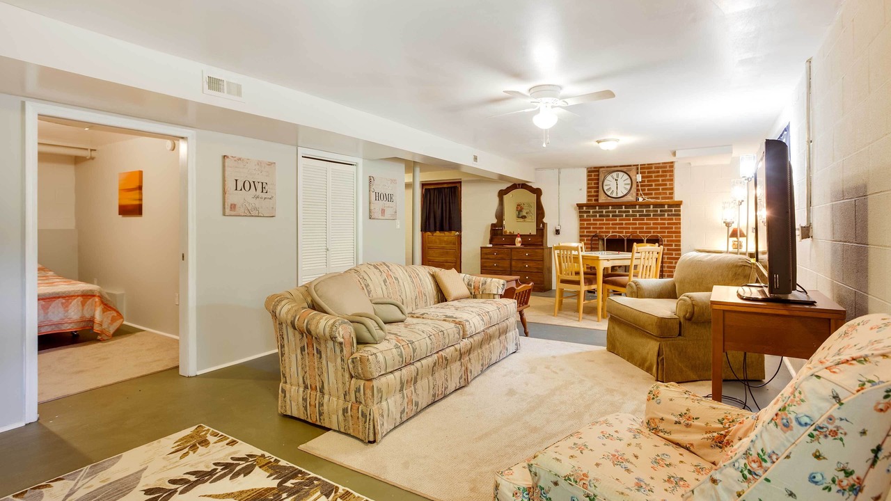 Photo of Livingroom in Lexington
