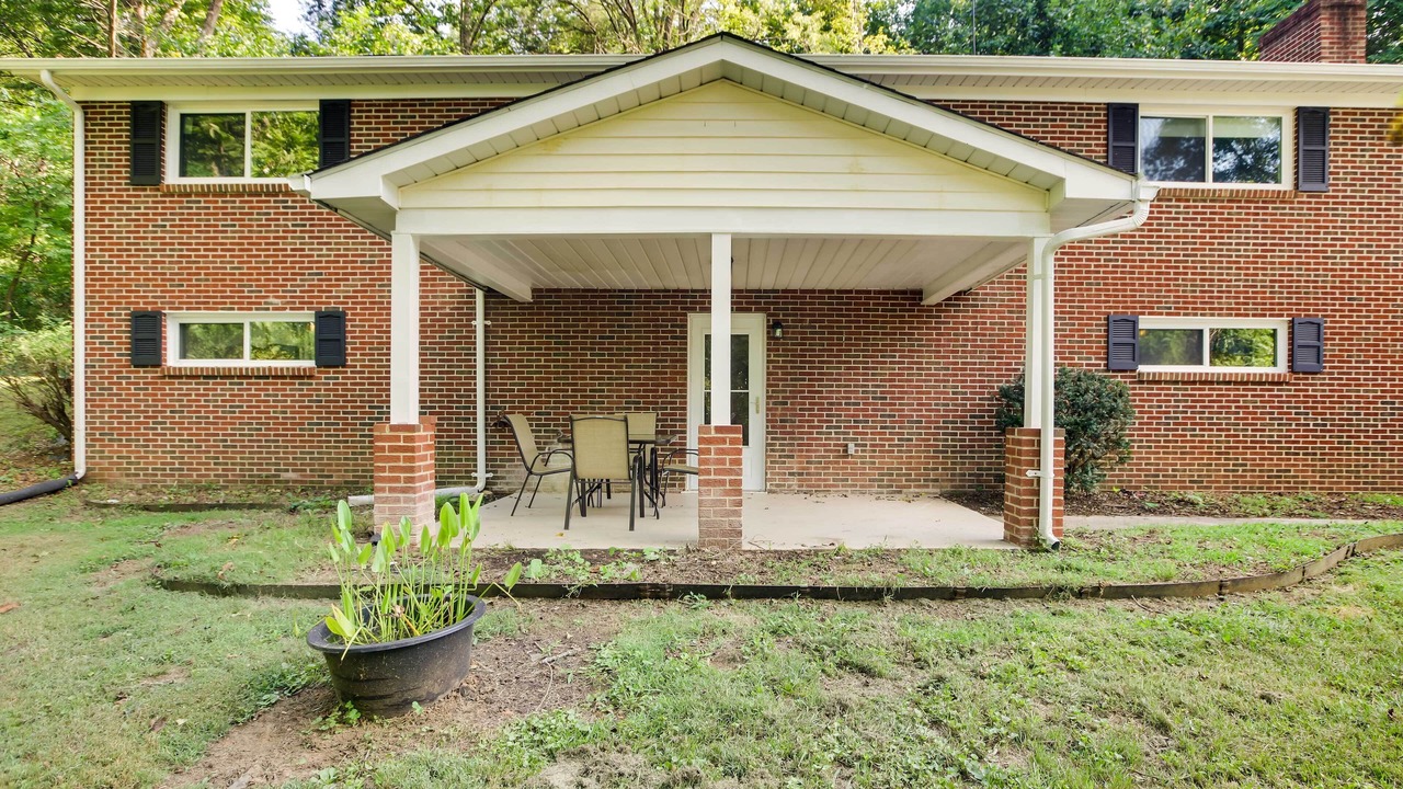 Photo of Outdoor in Lexington