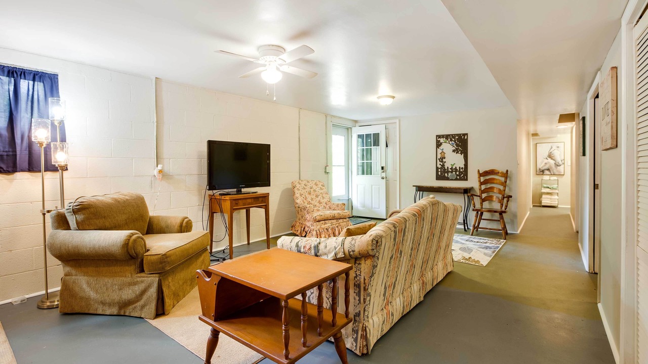 Photo of Livingroom in Lexington
