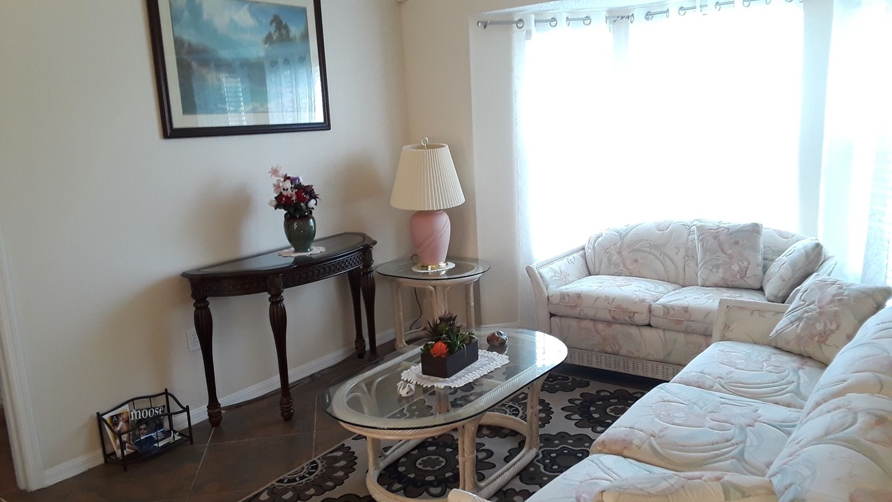 Photo of Livingroom in Spring Hill