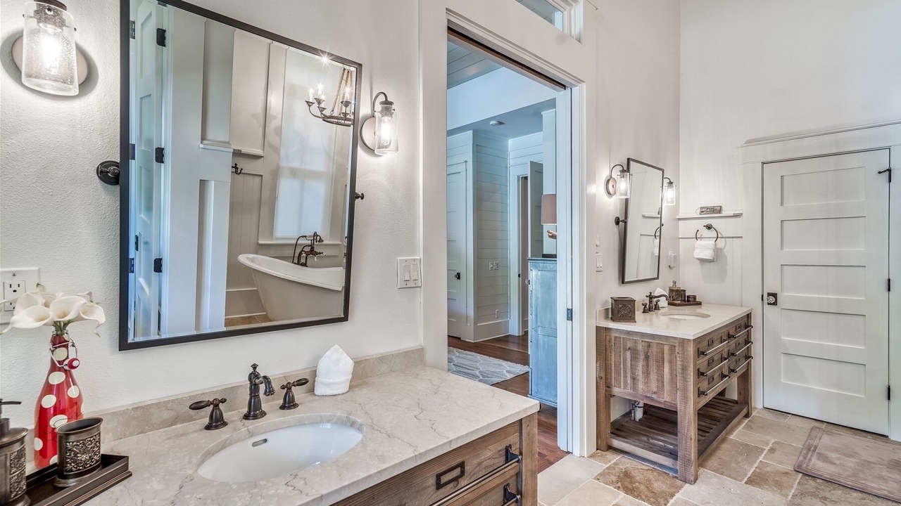 Photo of Bathroom in Forest District