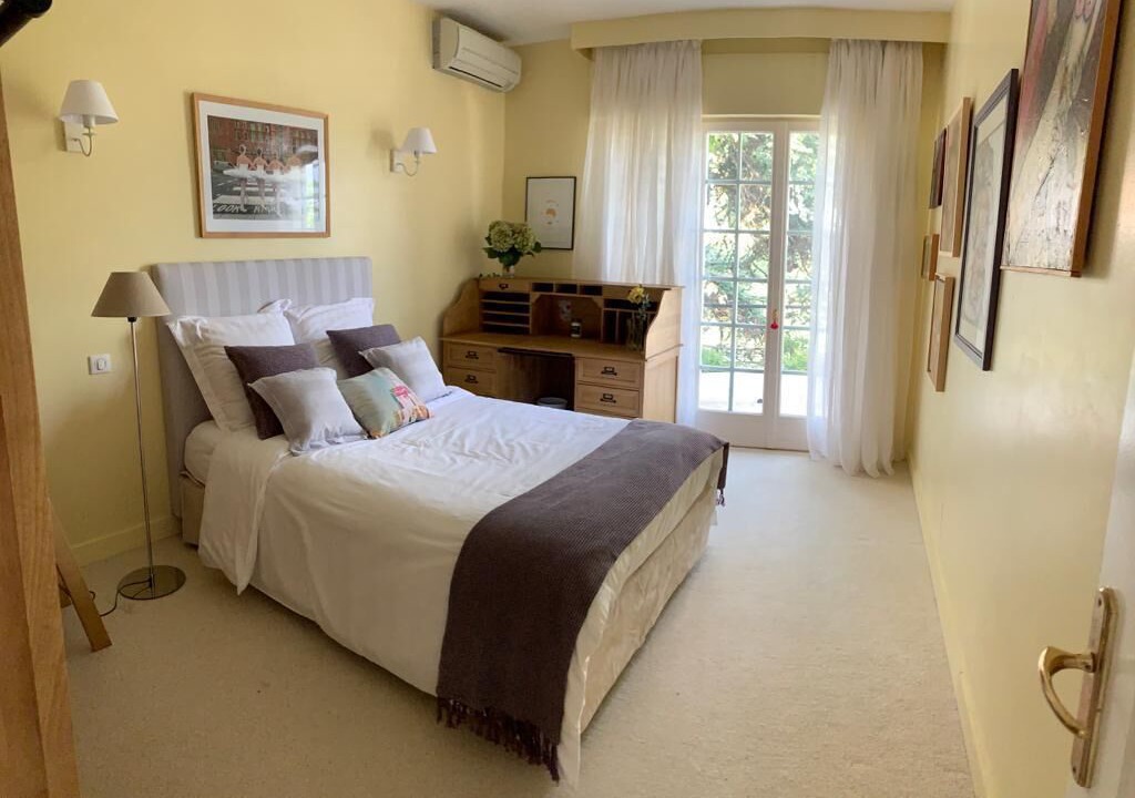 Photo of Bedroom in Caucade