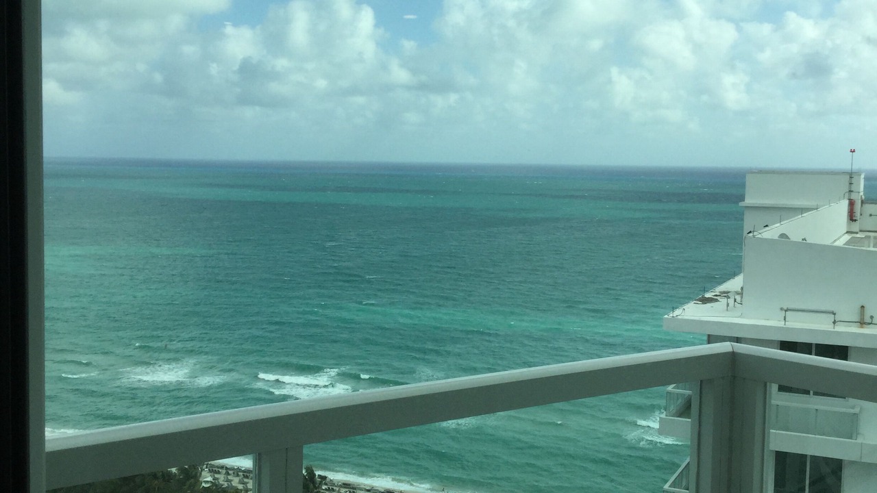 Photo of Patio Balcony in Mid Beach