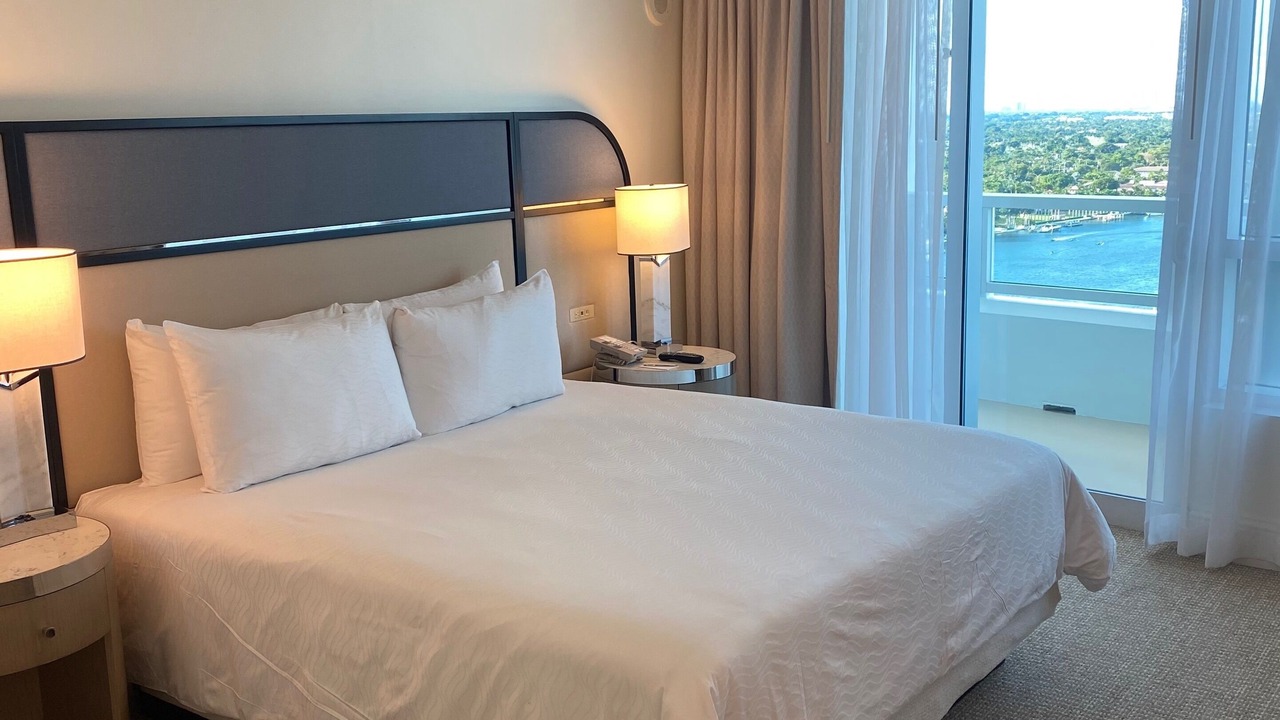 Photo of Bedroom in Mid Beach