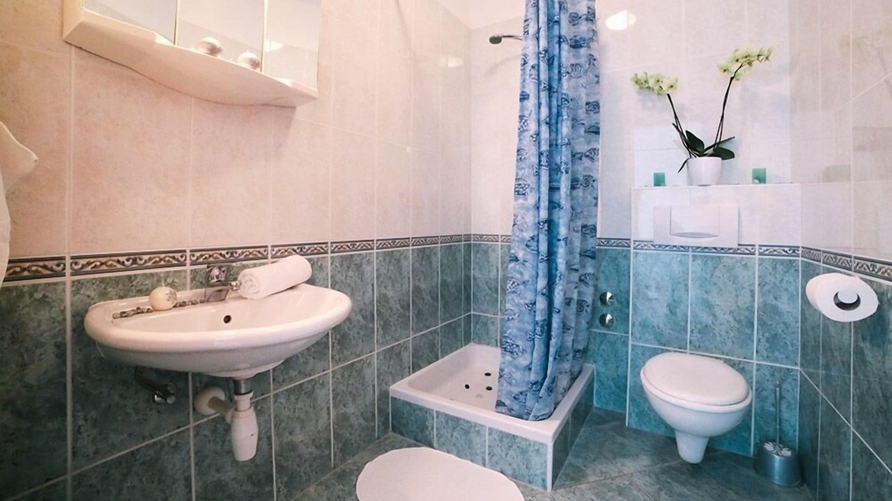 Photo of Bathroom in Duce