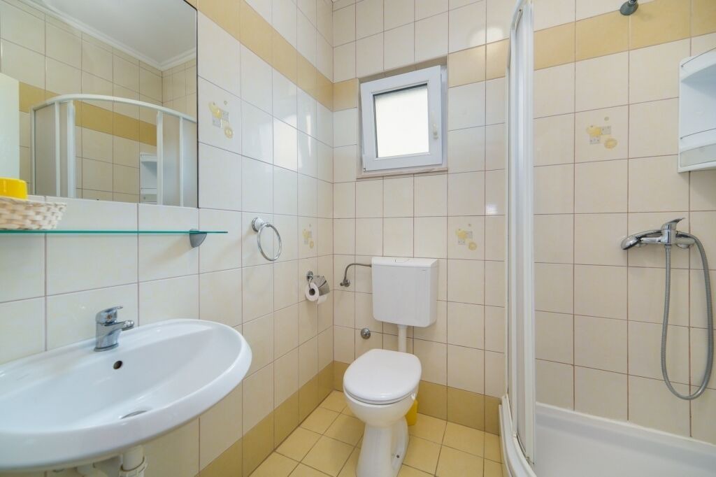 Photo of Bathroom in Brist