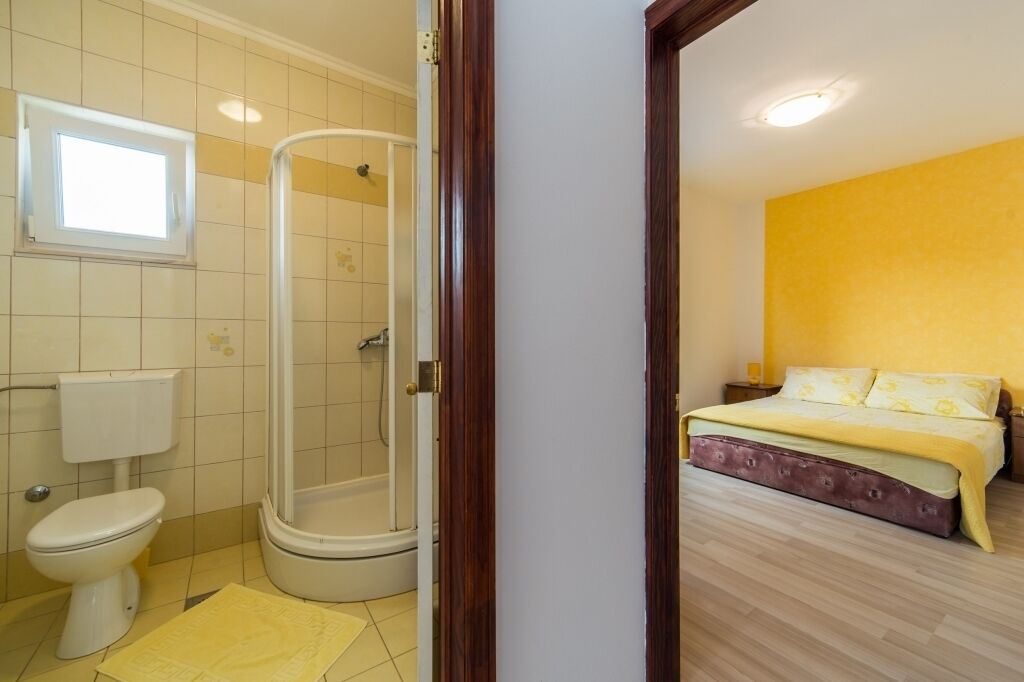 Photo of Bathroom in Brist