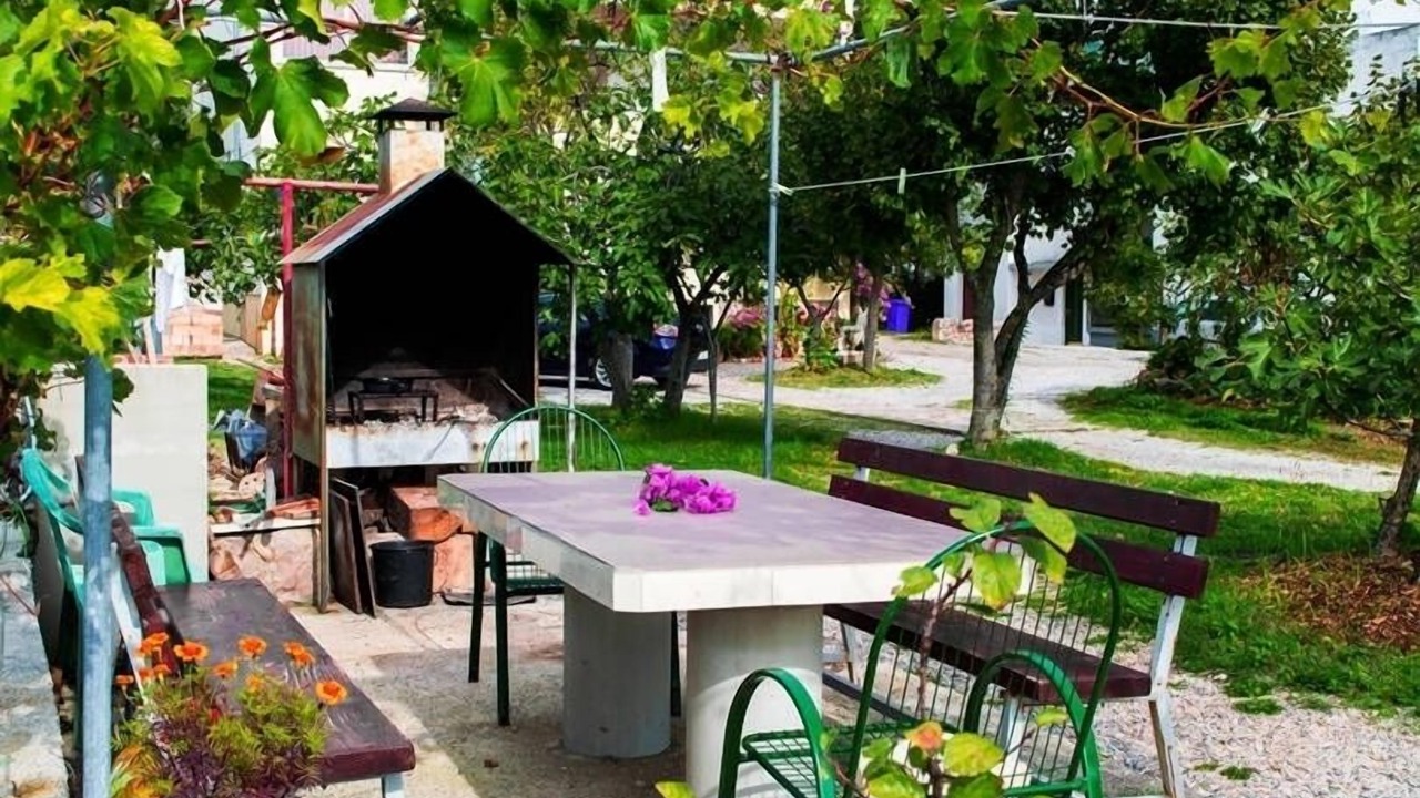 Photo of Outdoor in Seline