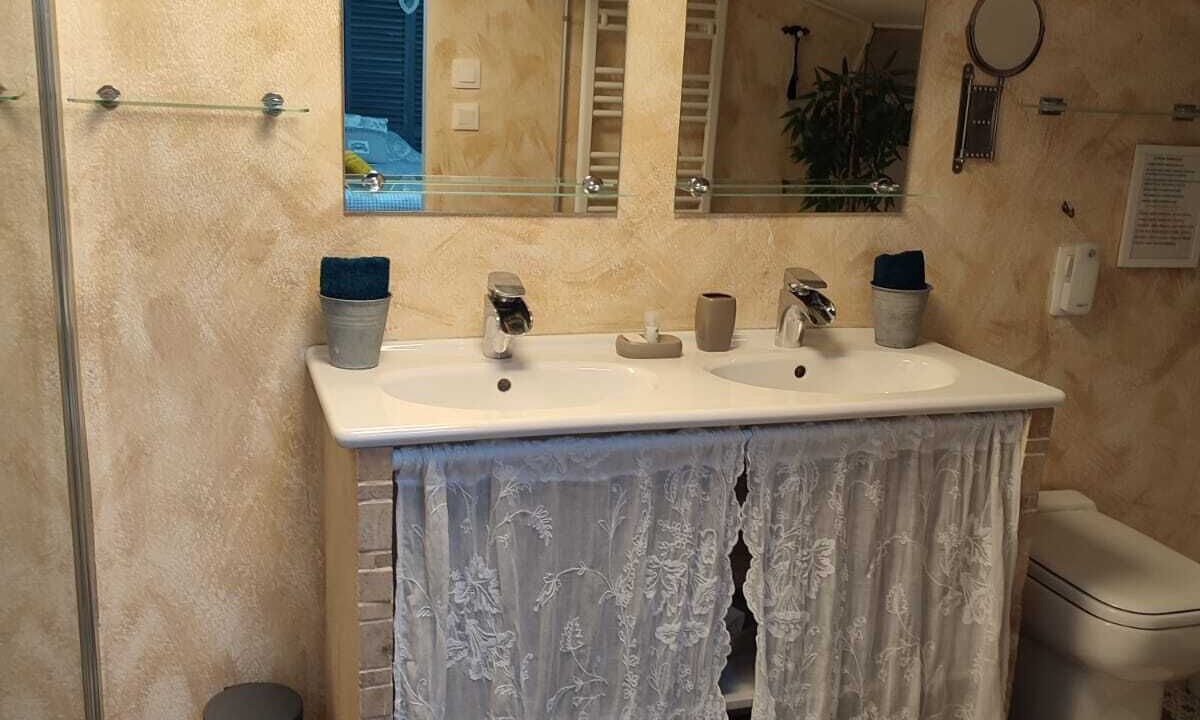 Photo of Bathroom in Le Beausset