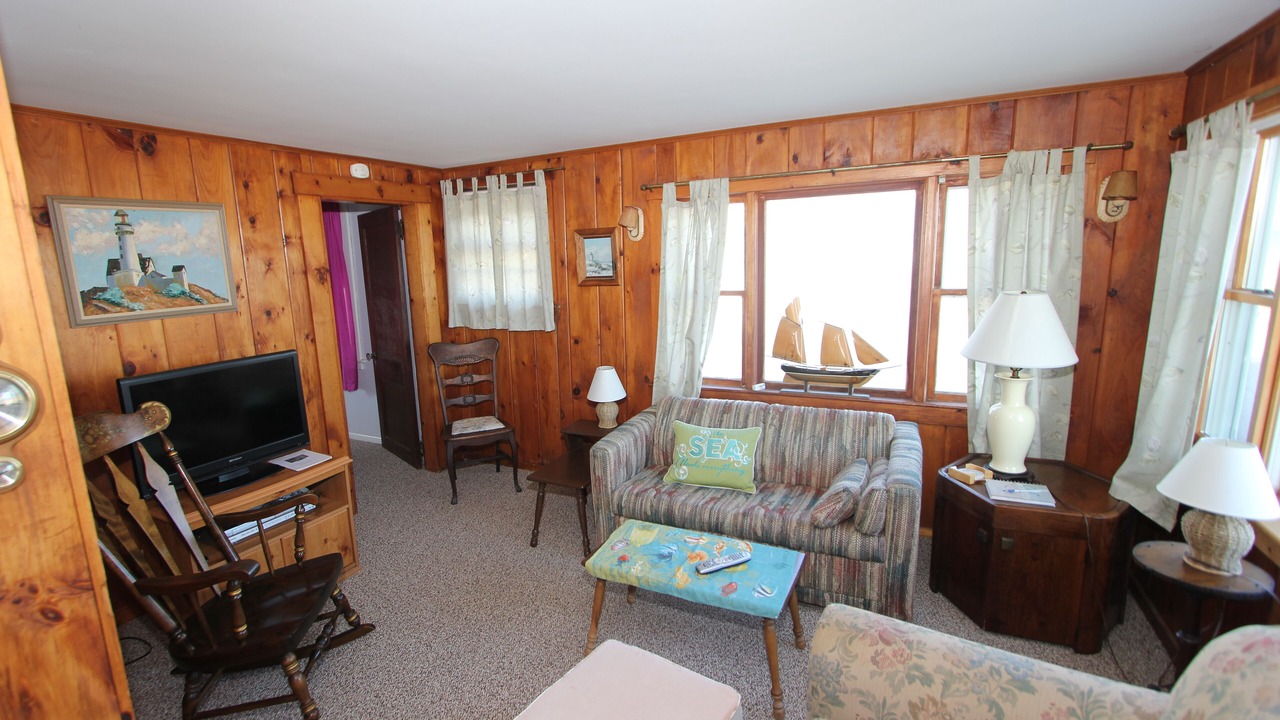 Photo of Livingroom in Sagamore Beach