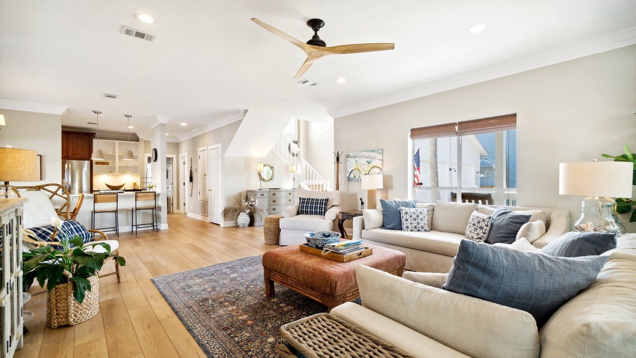Photo of Livingroom in Crystal Shores