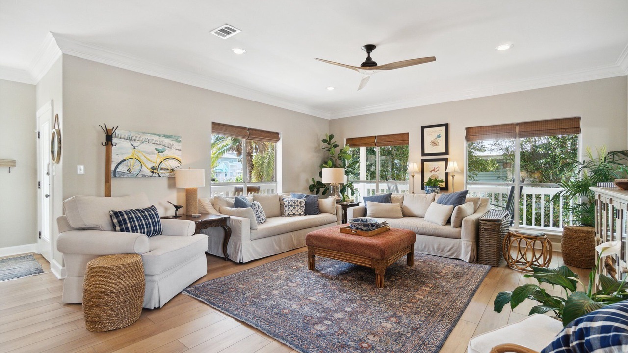 Photo of Livingroom in Crystal Shores