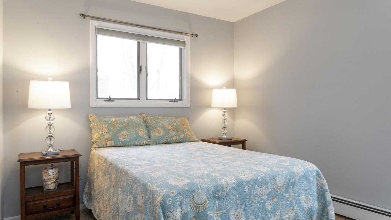 Photo of Bedroom in Aquebogue