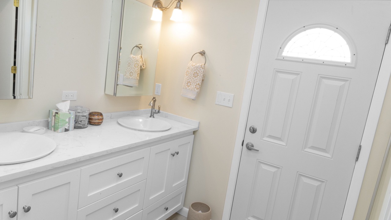 Photo of Bathroom in Aquebogue