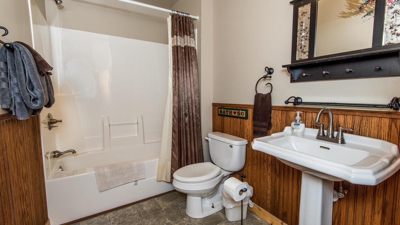 Photo of Bathroom in Gnaw Bone