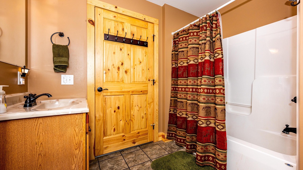 Photo of Bathroom in Gnaw Bone