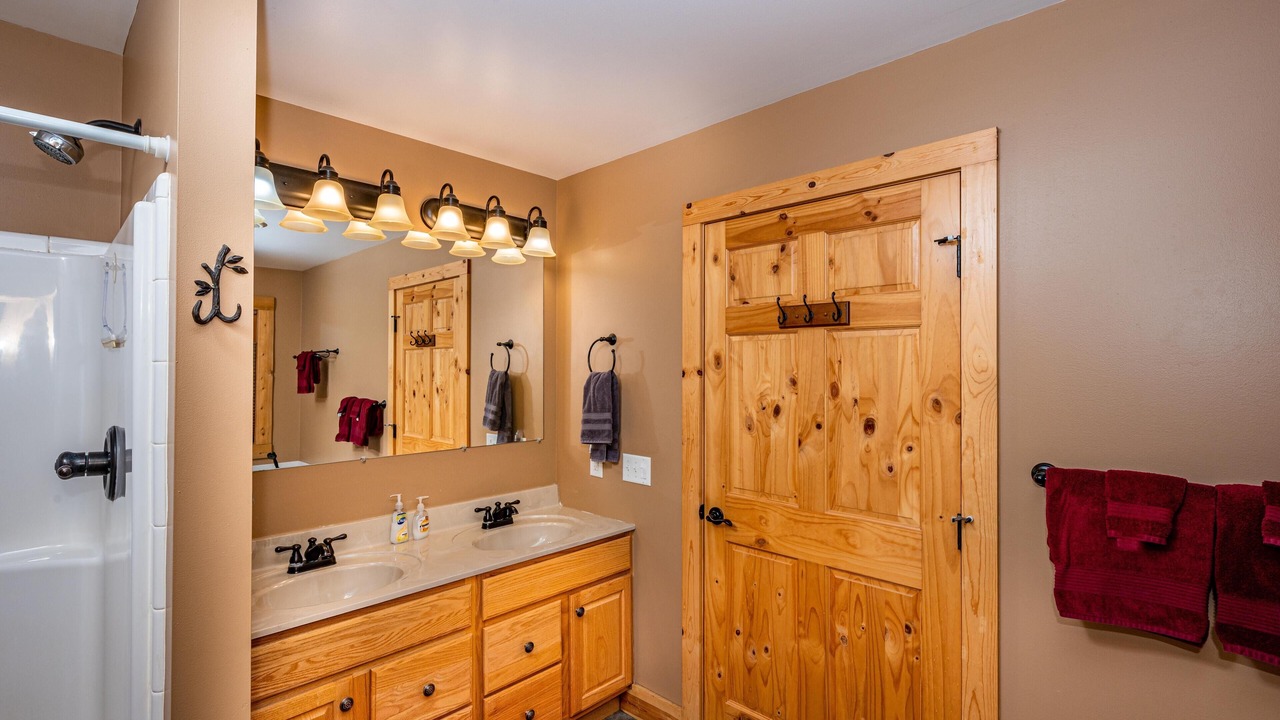 Photo of Bathroom in Gnaw Bone