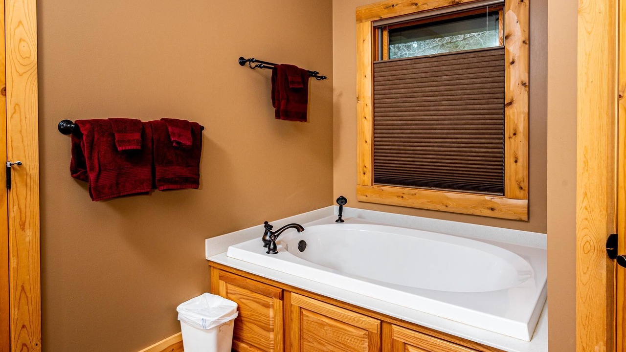 Photo of Bathroom in Gnaw Bone
