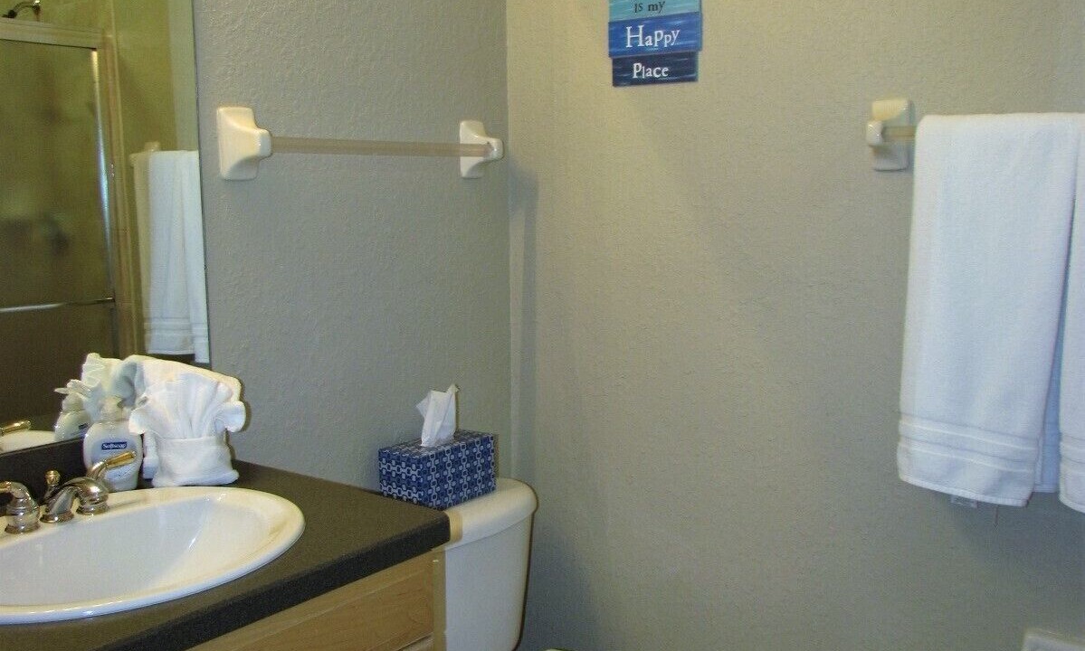 Photo of Bathroom in Independence Square