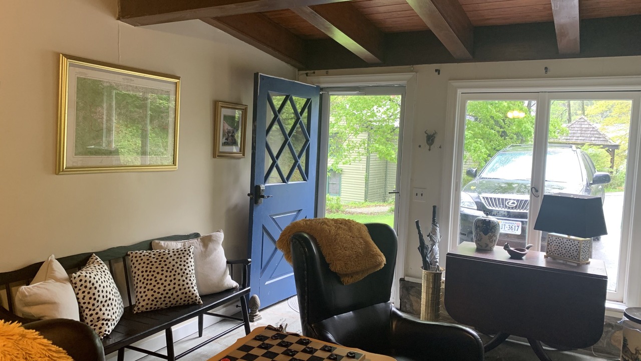 Photo of Bedroom in Warm Springs