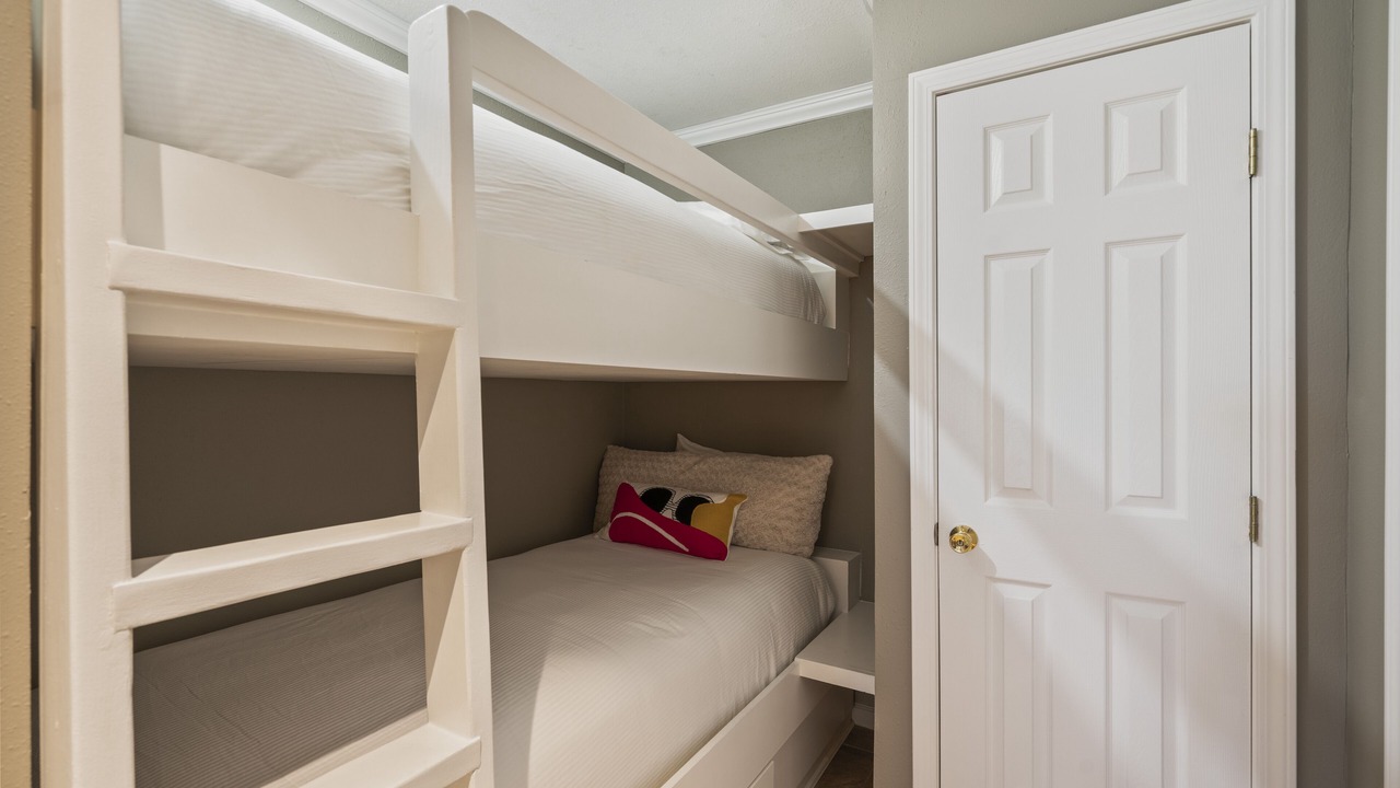 Photo of Bedroom in Seacrest
