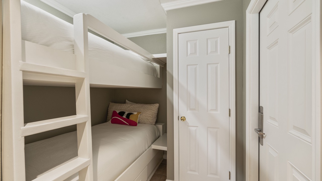 Photo of Bedroom in Seacrest