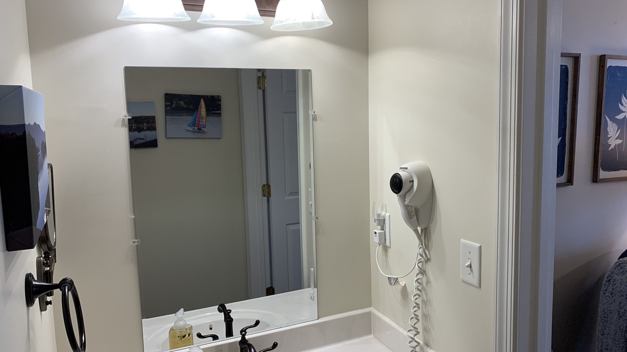 Photo of Bathroom in Huddleston