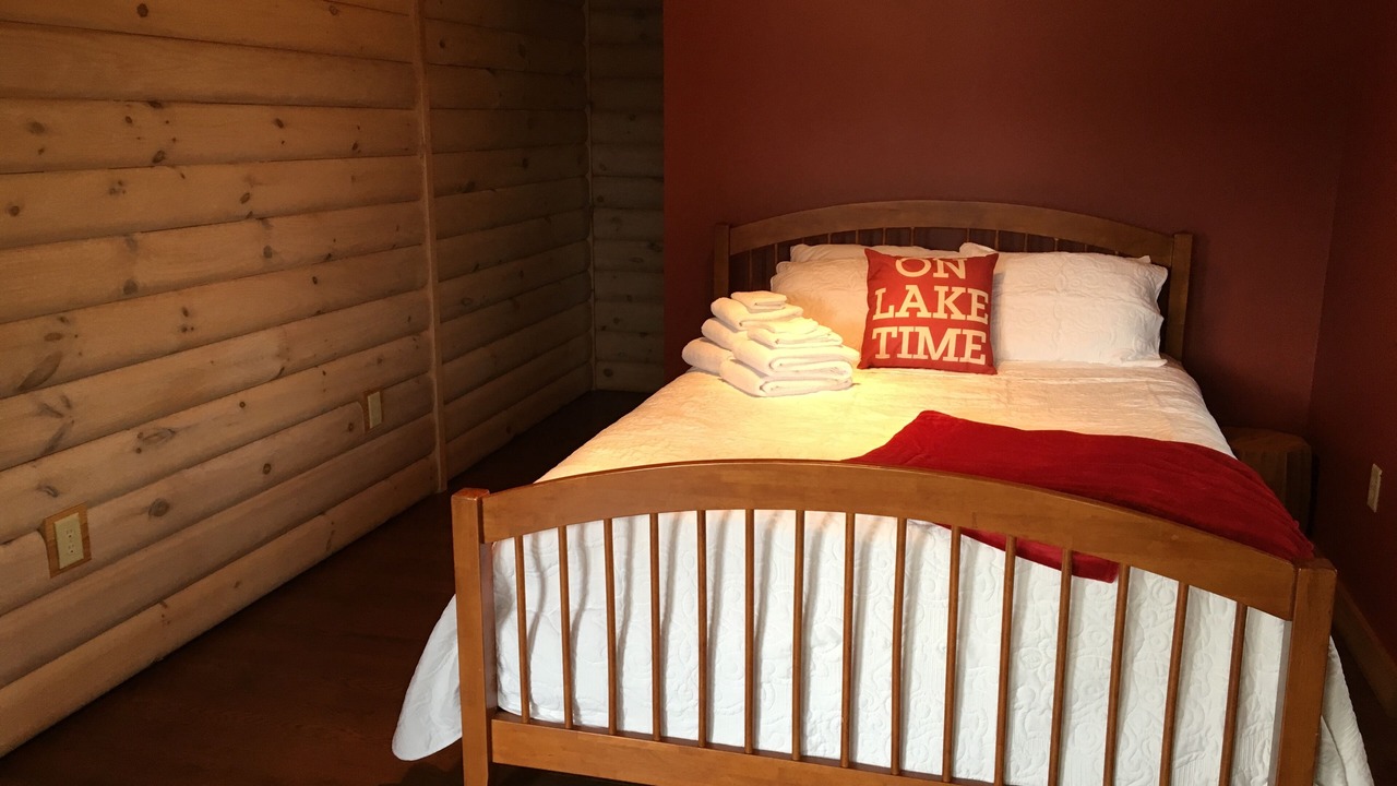 Photo of Bedroom in Cooperstown - Otsego Lake