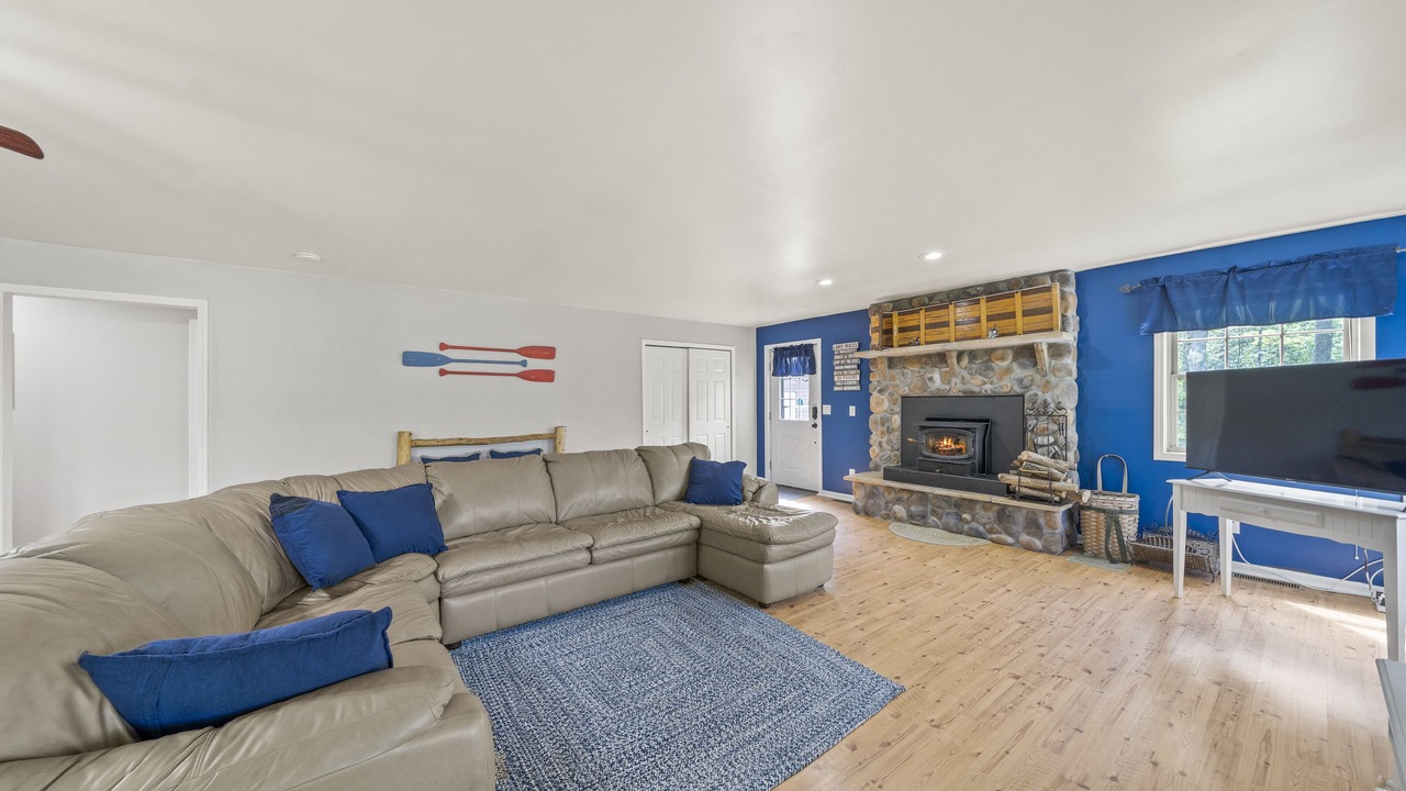Photo of Livingroom in Northville