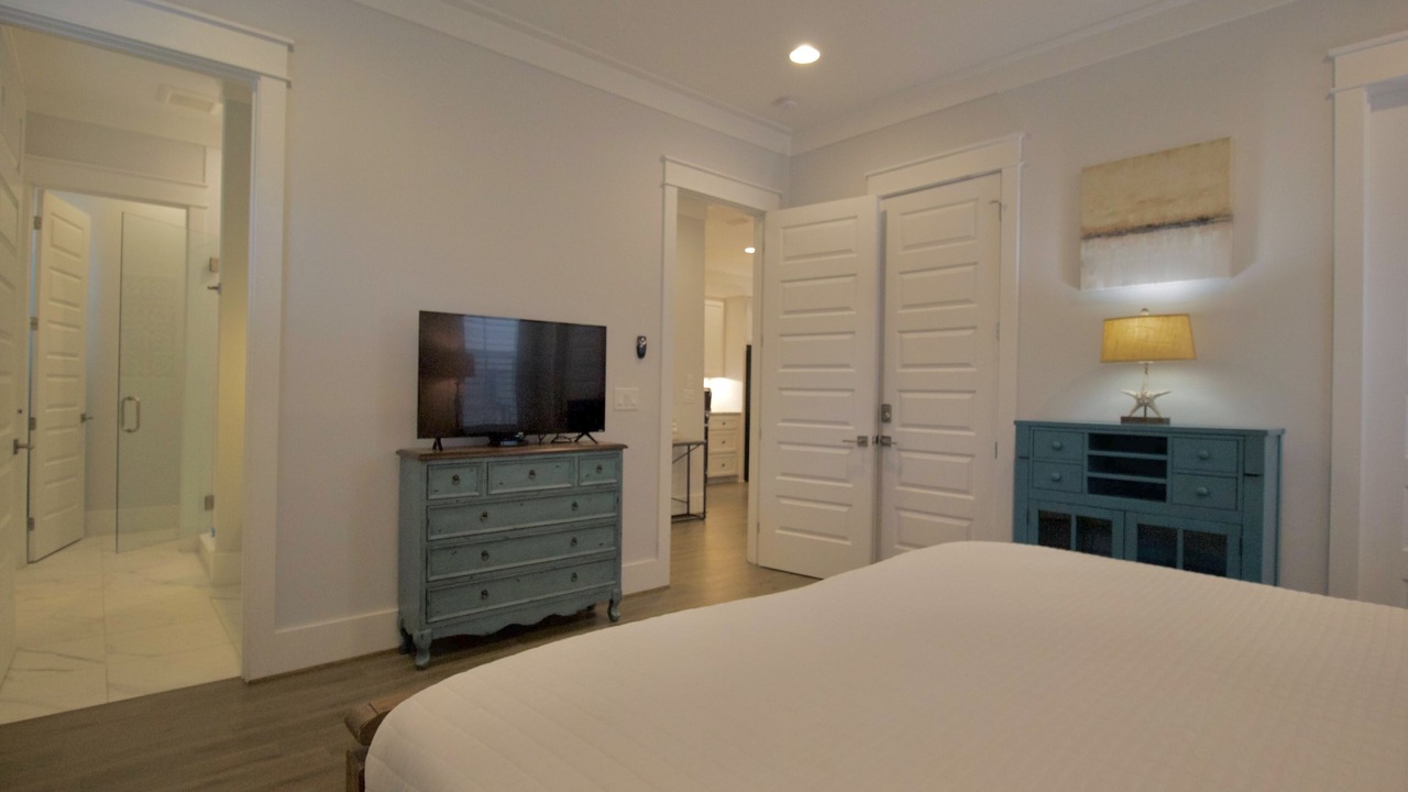 Photo of Bedroom in Lakeside at Blue Mountain Beach