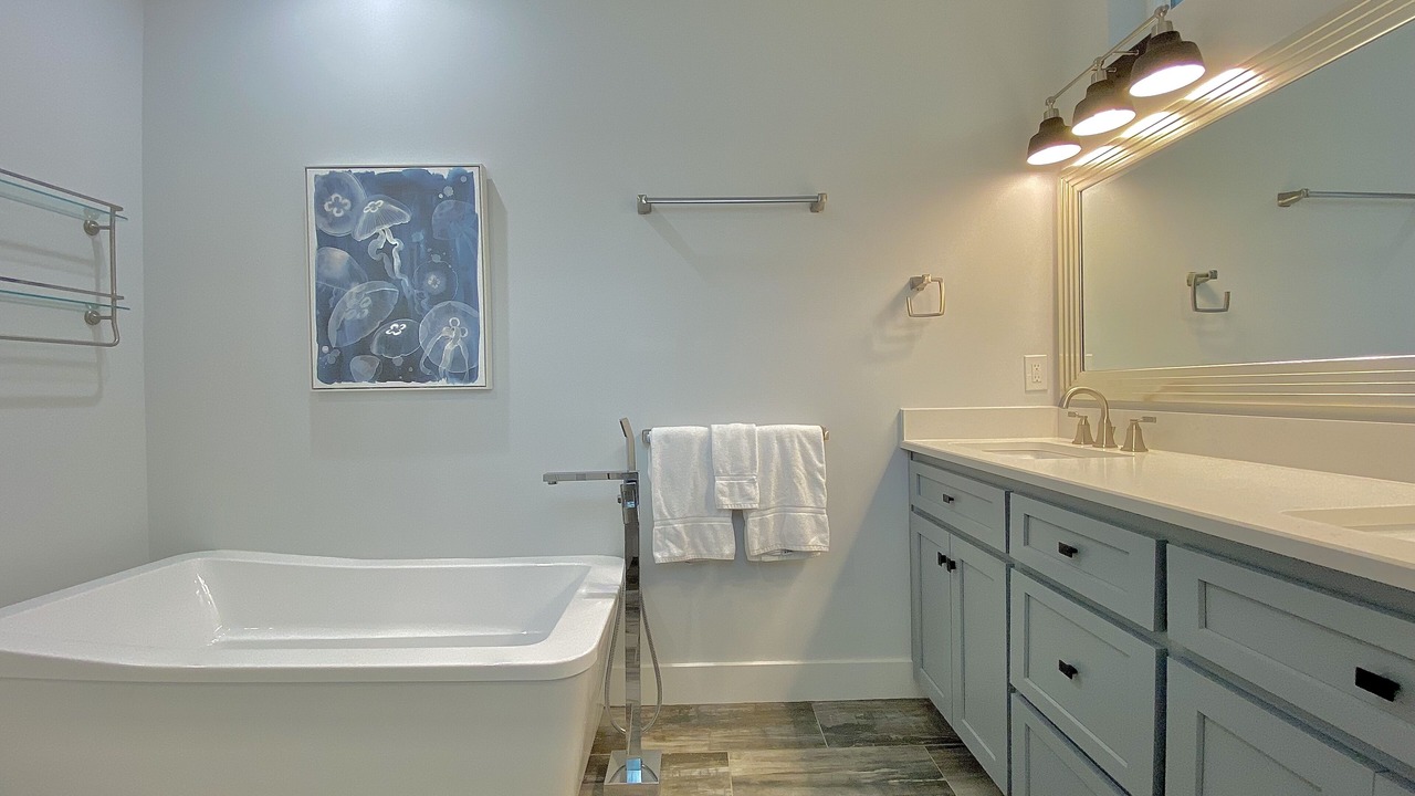 Photo of Bathroom in Lakeside at Blue Mountain Beach