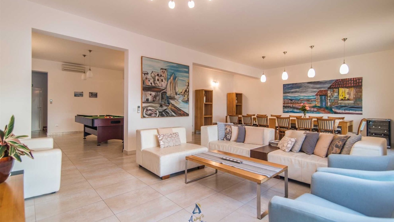 Photo of Livingroom in Mirce