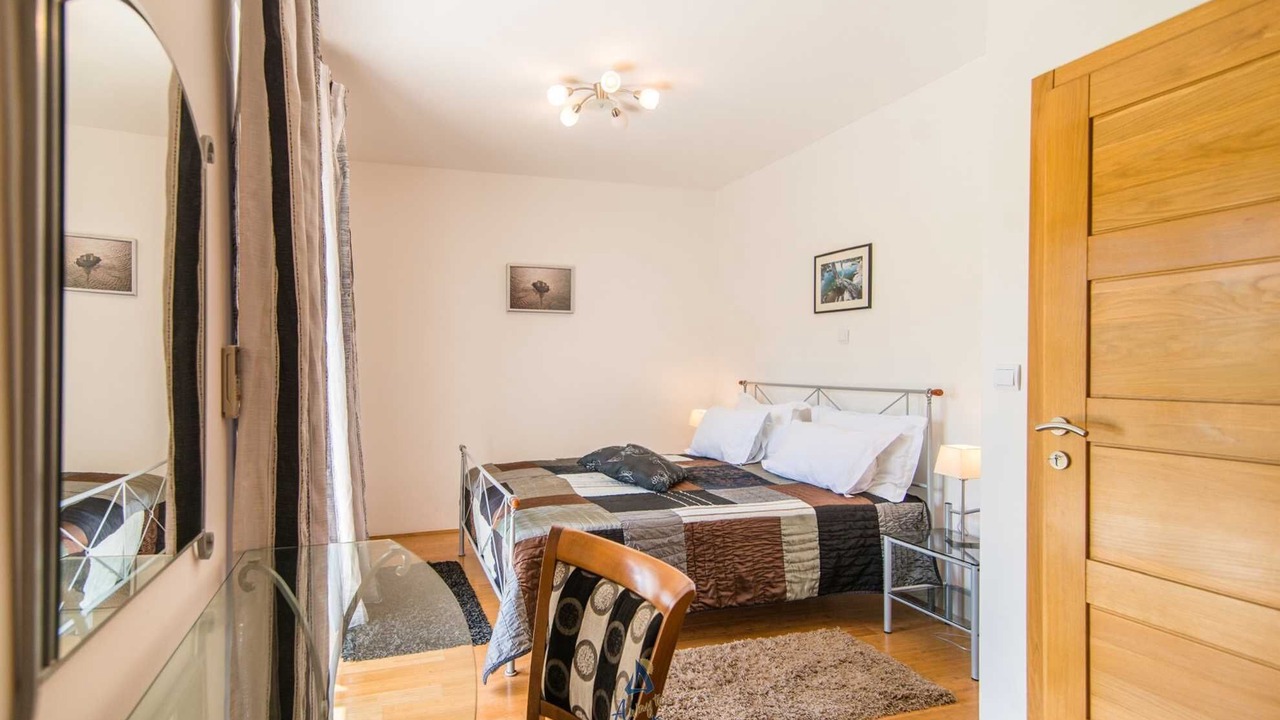 Photo of Bedroom in Mirce