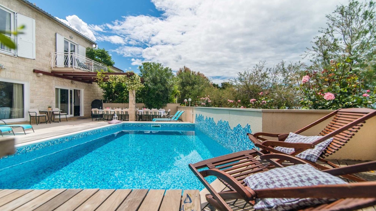 Photo of Outdoor in Mirce