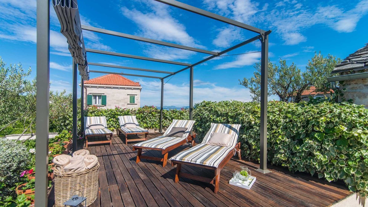 Photo of Patio Balcony in Mirce
