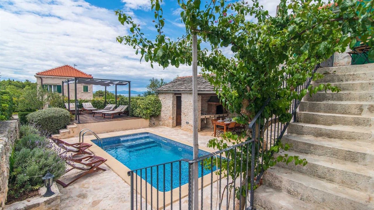 Photo of Outdoor in Mirce