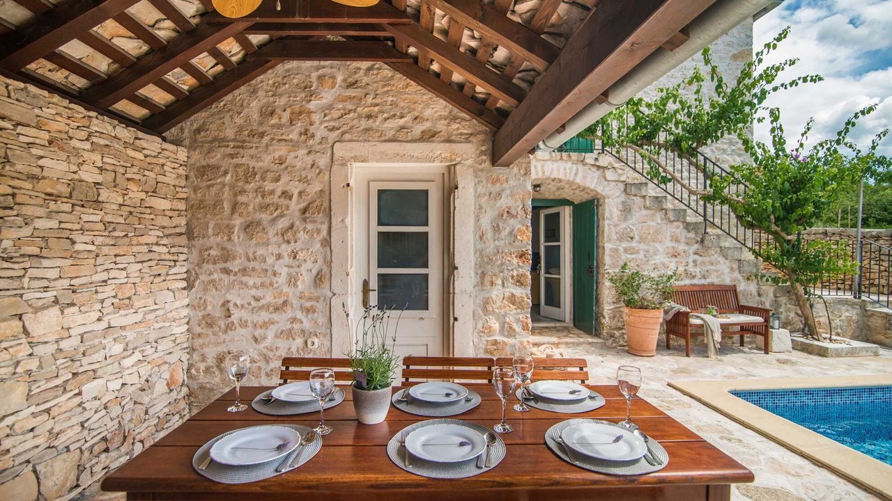 Photo of Outdoor in Mirce