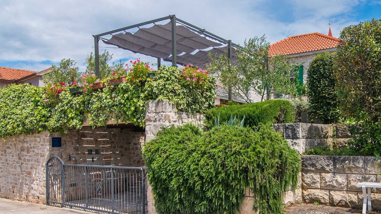 Photo of Outdoor in Mirce