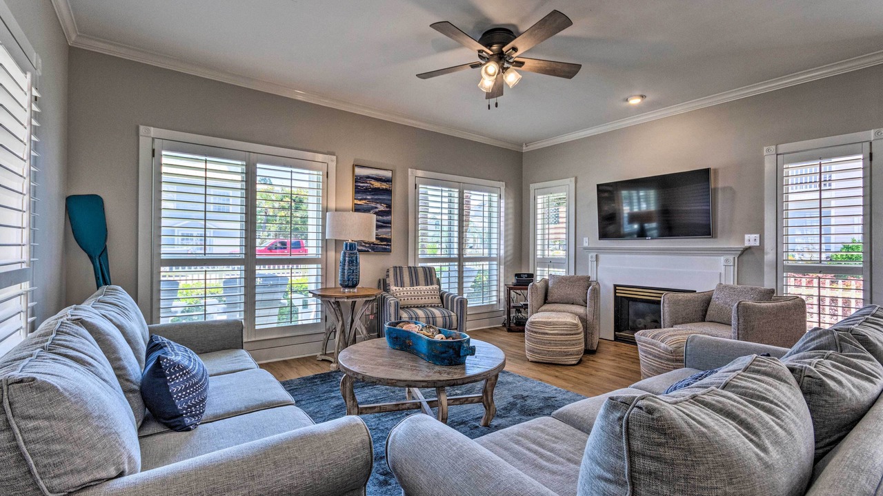 Photo of Bedroom in Crystal Shores