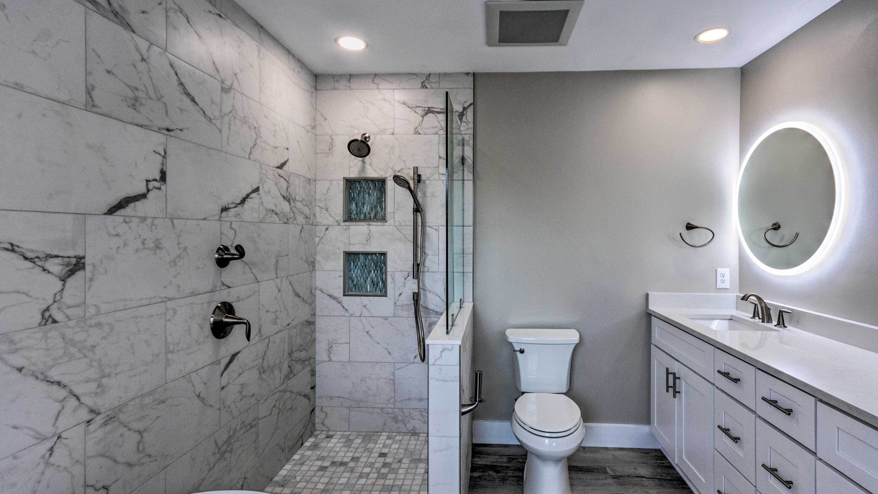 Photo of Bathroom in Crystal Shores