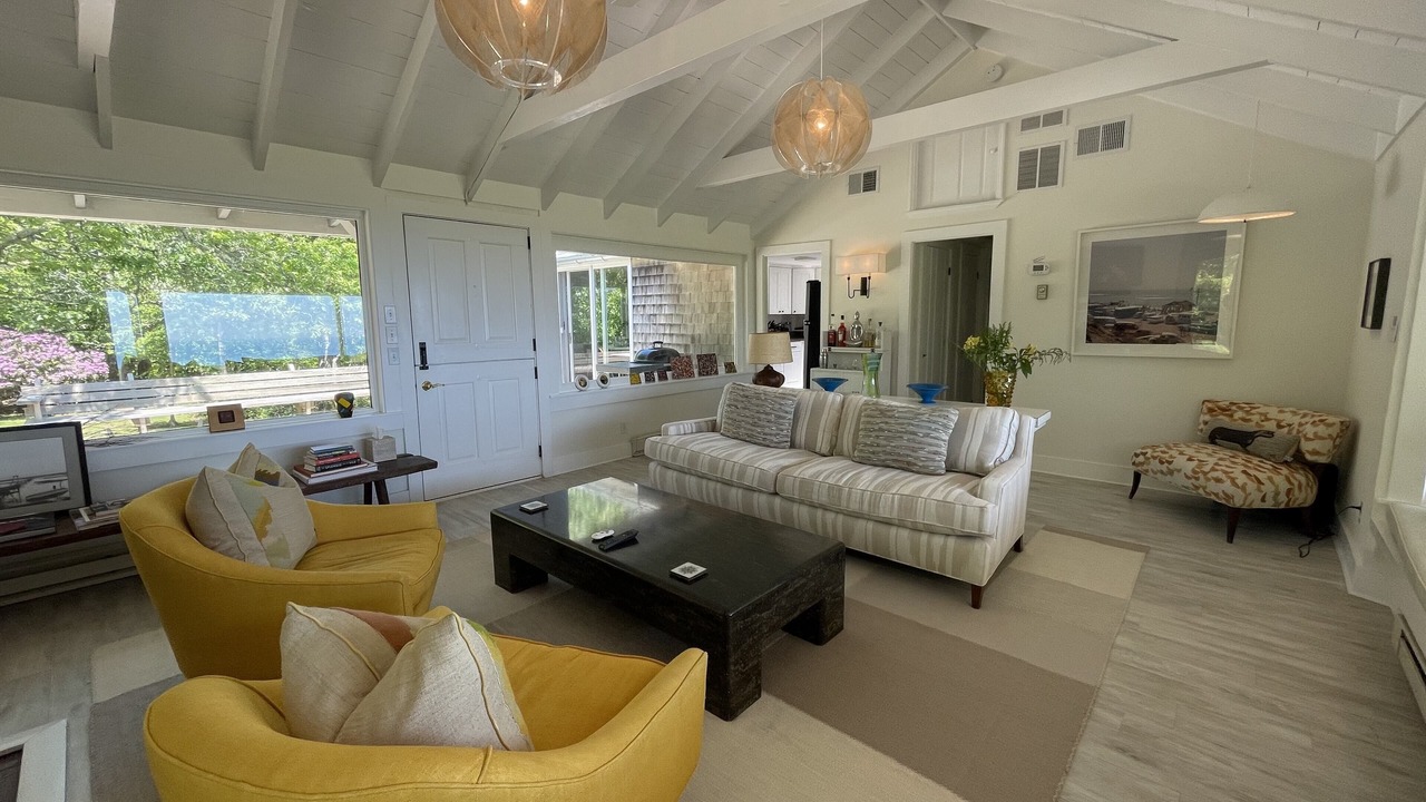 Photo of Livingroom in Chilmark