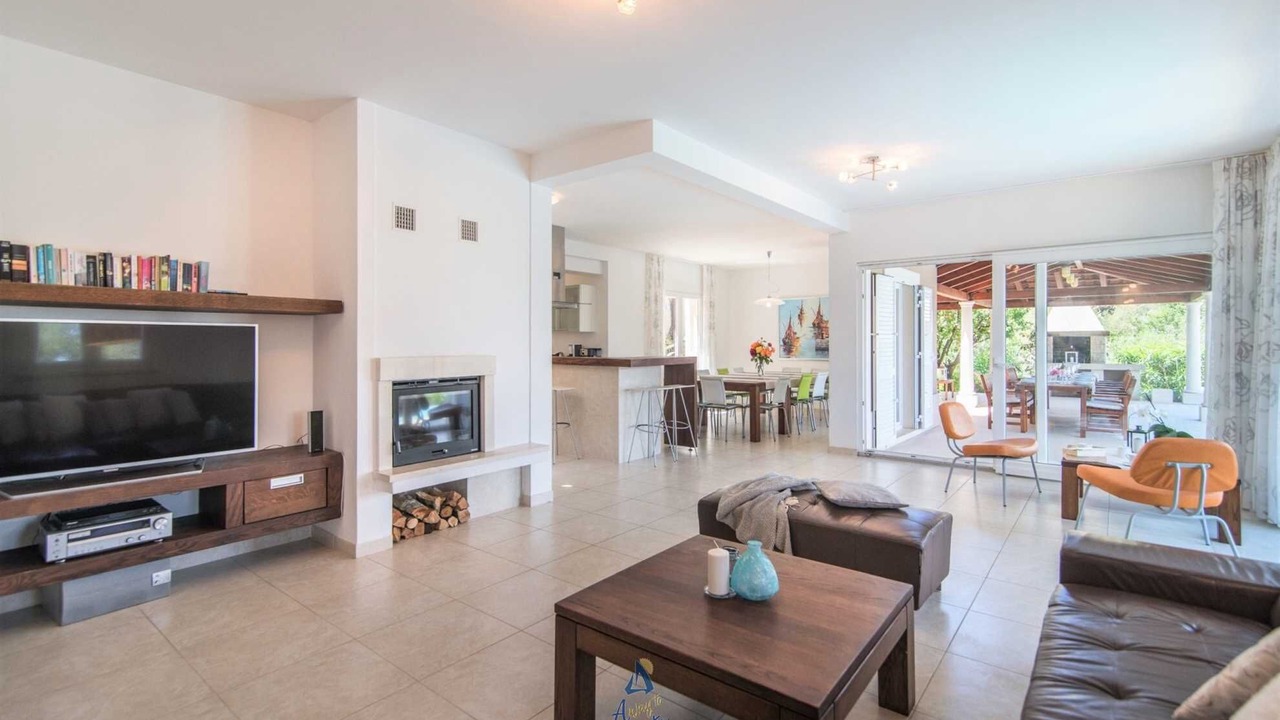 Photo of Livingroom in Mirce