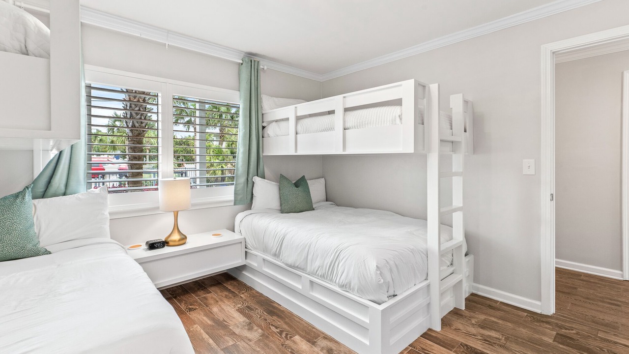 Photo of Bedroom in Dune Allen Beach